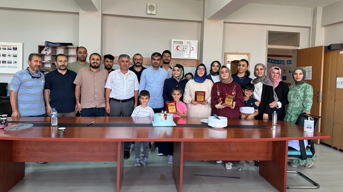 NFK'ya Veda Eden Kıymetli Öğretmenlerimiz Anısına